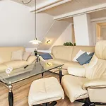 10 Person In Roslev-by Traum רוסלב