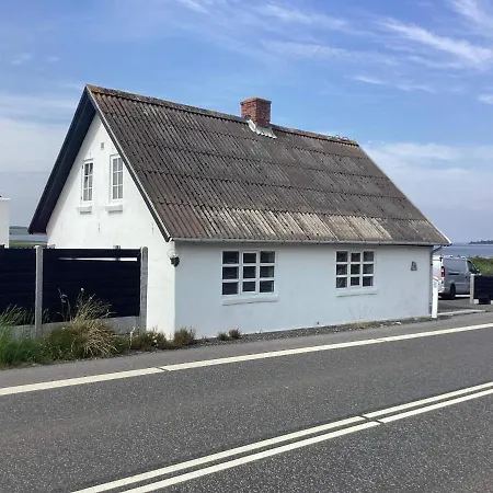 10 Person In Roslev-by Traum Roslev