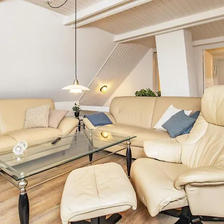 10 Person In Roslev-by Traum Roslev