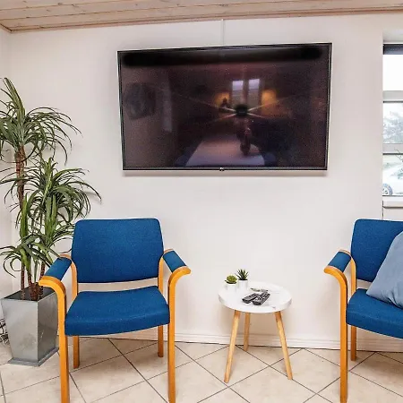 10 Person In Roslev-by Traum * Roslev