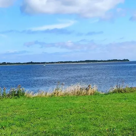 10 Person In Roslev-by Traum *